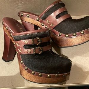 Cow hide dark brown clogs with leather and settle Jewels